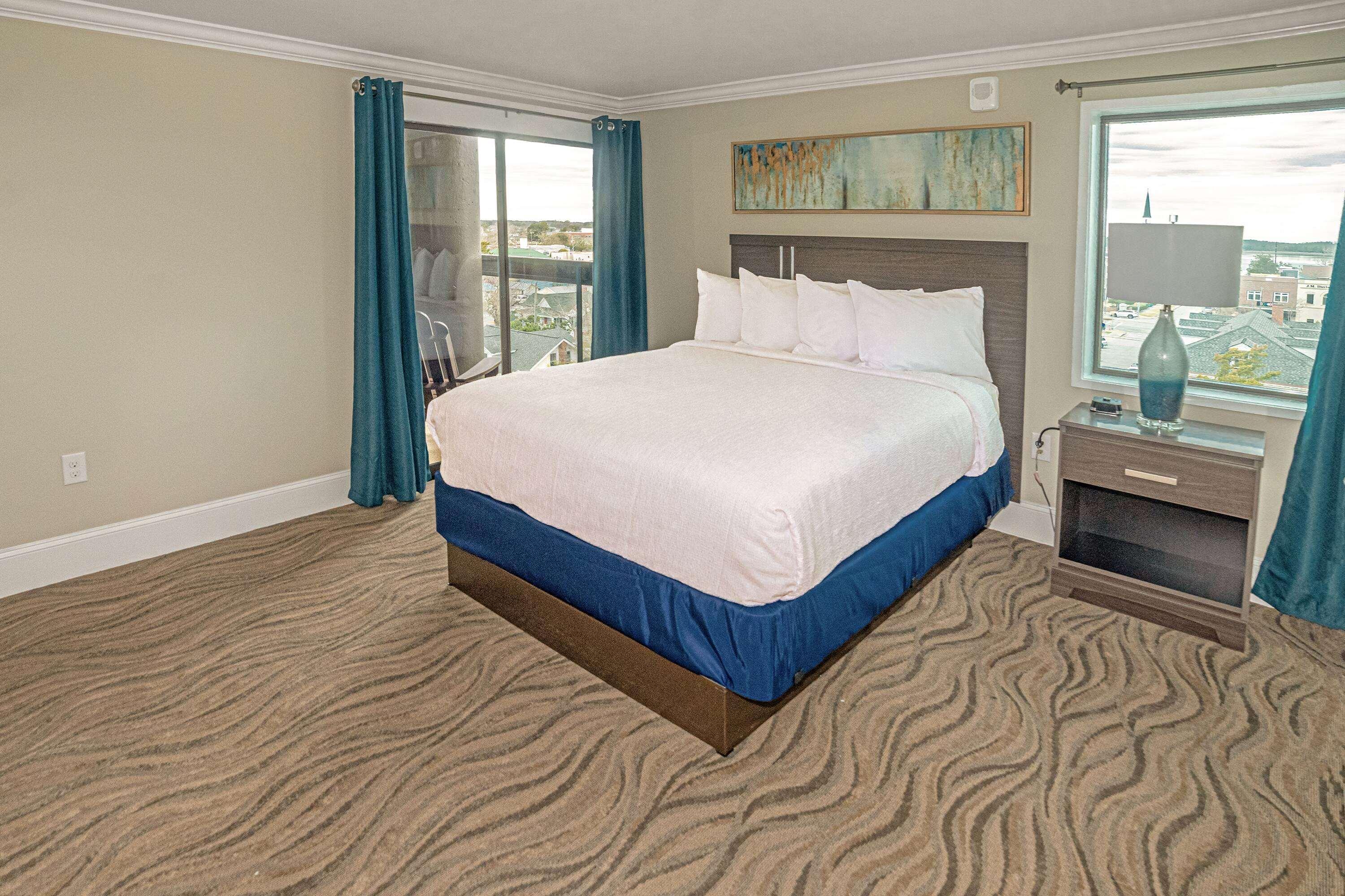 Bask Hotel At Big Rock Landing Морхед-Сити Экстерьер фото