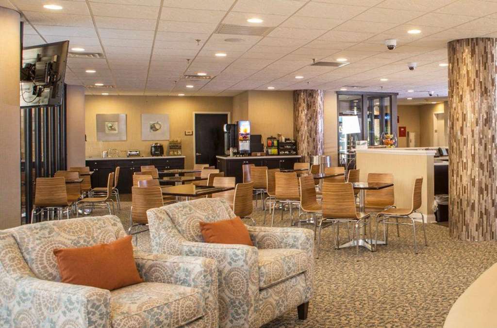 Bask Hotel At Big Rock Landing Морхед-Сити Интерьер фото