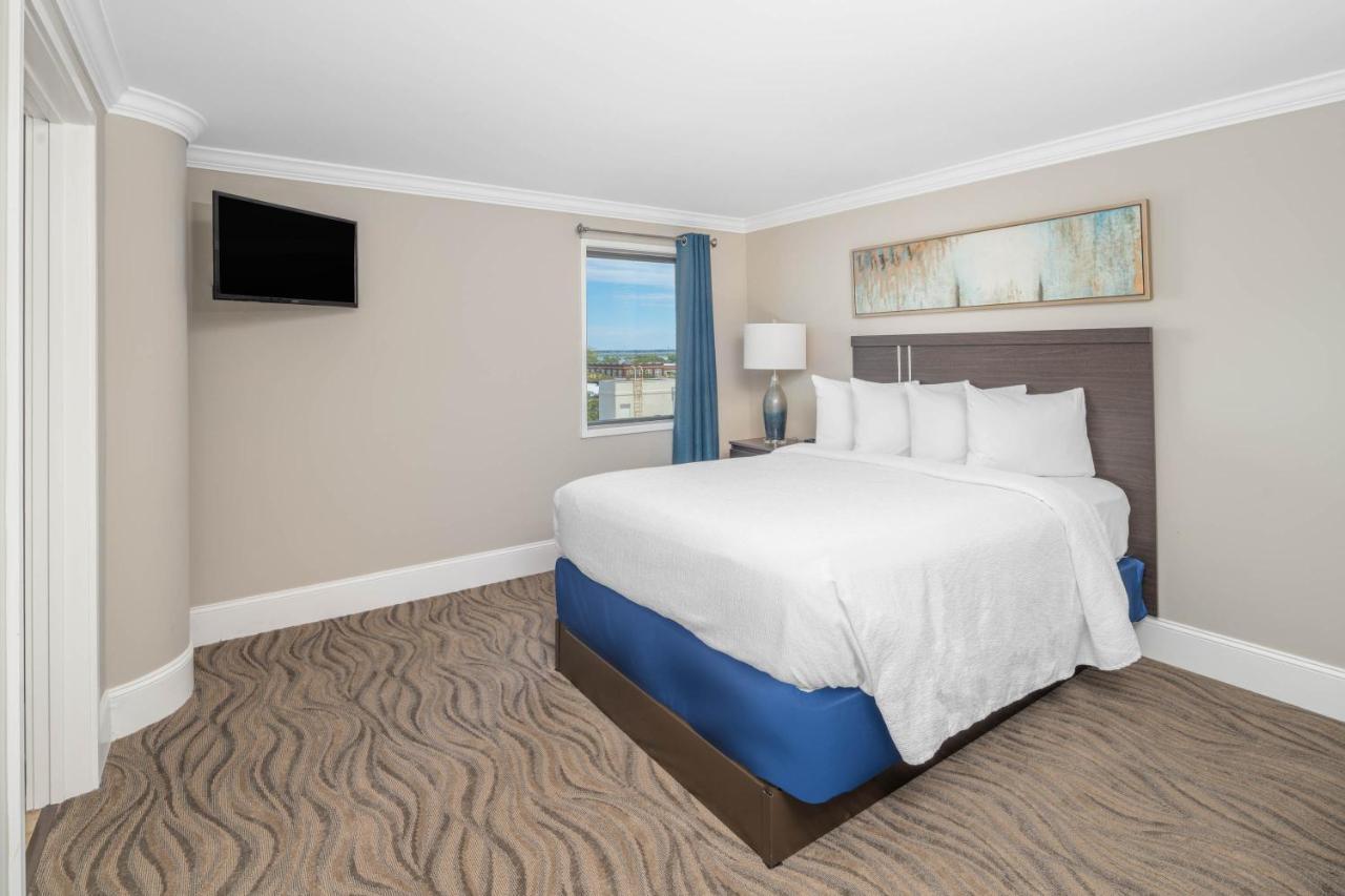 Bask Hotel At Big Rock Landing Морхед-Сити Экстерьер фото